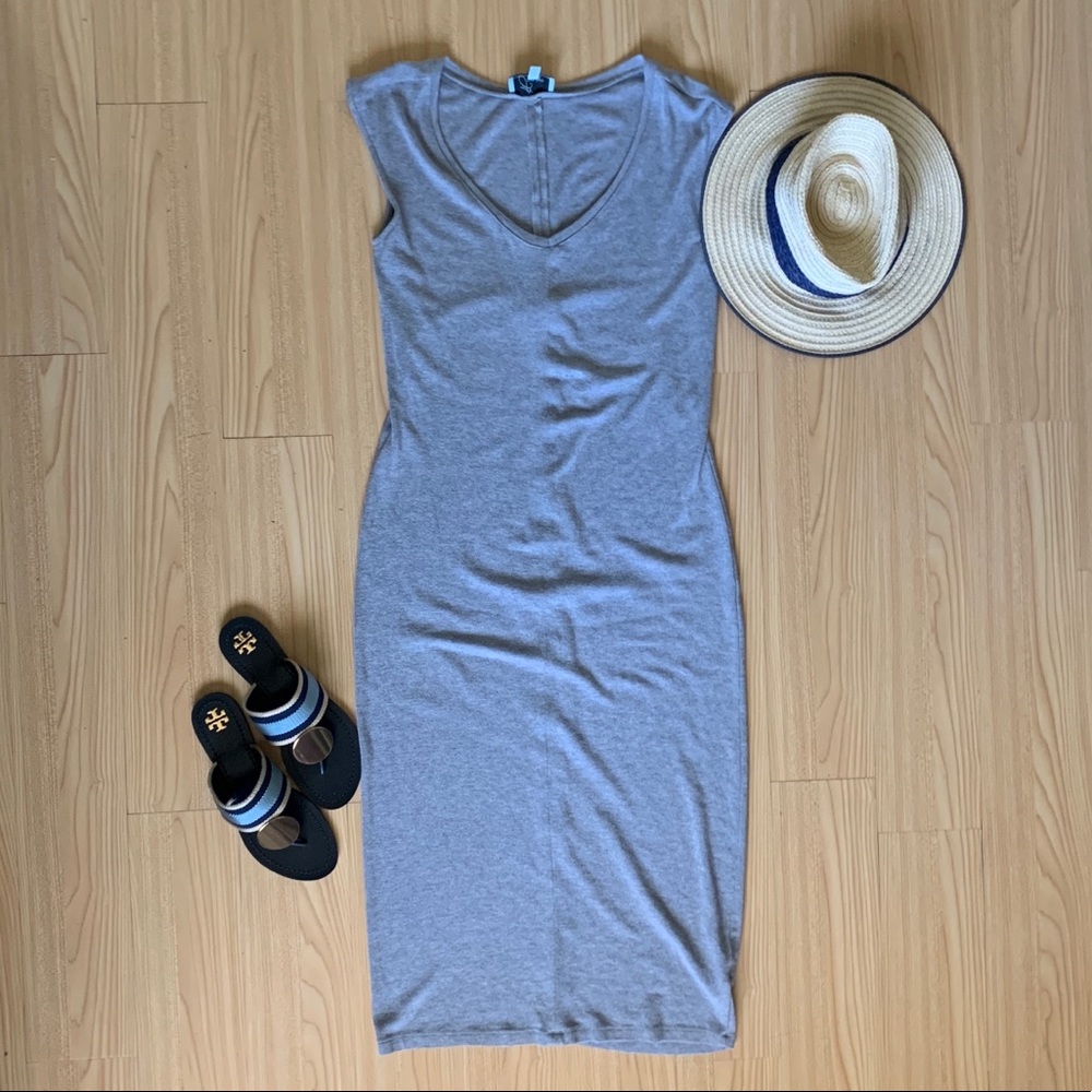 Joan Vas’s long grey dress for summer